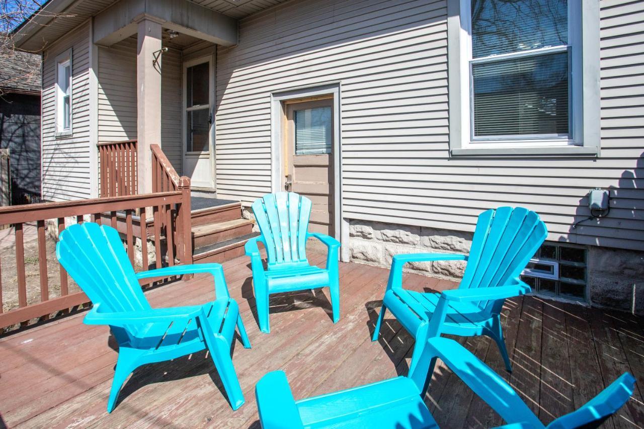Spacious Home With In-Unit Laundry, Parking, 1Gb Wifi, & Patio Deck Rochester Exteriér fotografie