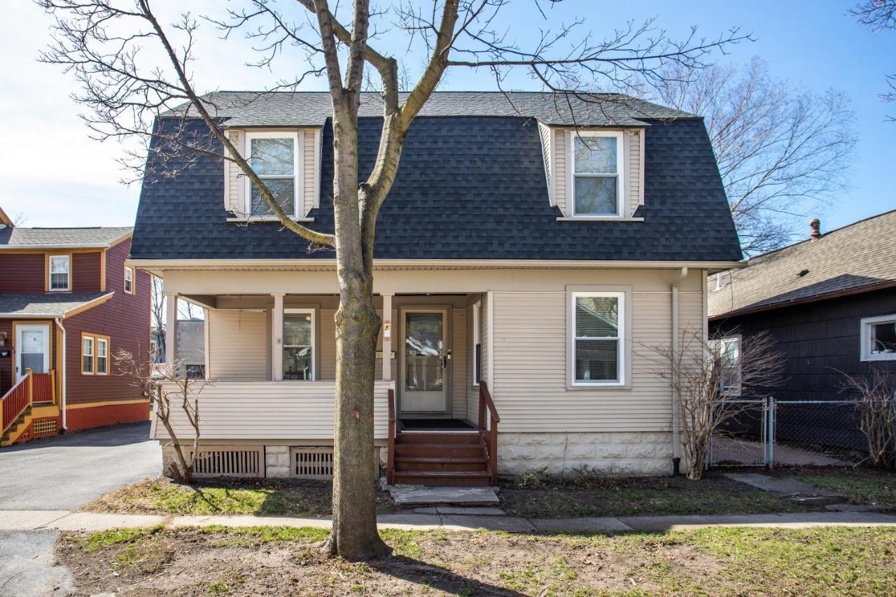 Spacious Home With In-Unit Laundry, Parking, 1Gb Wifi, & Patio Deck Rochester Exteriér fotografie